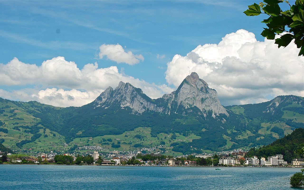 Ferienwohnung Mit Seesicht Brunnen Bagian luar foto