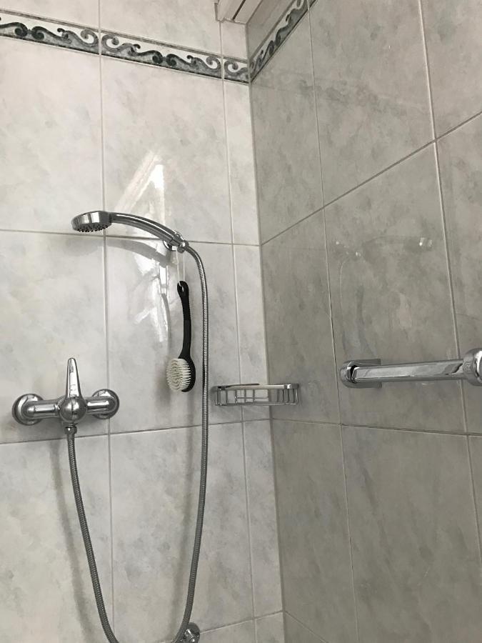 Ferienwohnung Mit Seesicht Brunnen Bagian luar foto
